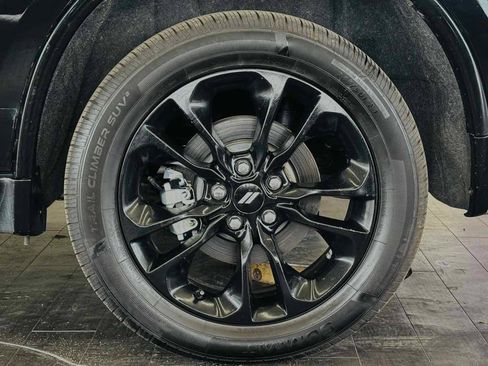 Used 2025 Dodge Durango GT AWD/4WD image 27