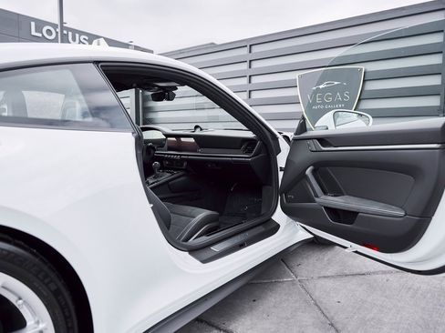 Used 2025 Porsche 911 GT3 w/ Chrono Package image 25