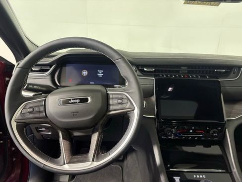 New 2025 Jeep Grand Cherokee Limited AWD/4WD image 28