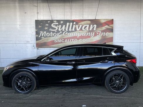 Used 2017 INFINITI QX30 Sport w/ Sport Leather Package image 2