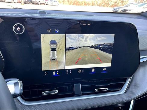 Used 2025 Chevrolet Equinox LT w/ Convenience Package II image 17