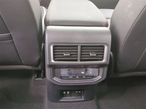 New 2026 Volkswagen Atlas Peak Edition image 31