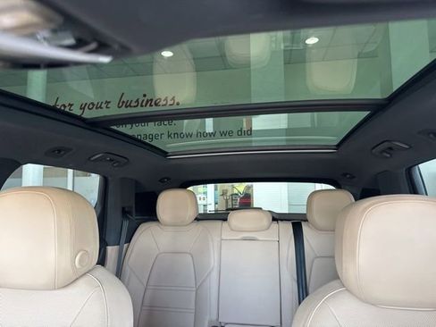 Used 2023 Porsche Cayenne AWD/4WD image 2