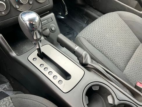 Used 2009 Pontiac G6 Sedan w/ Preferred Package image 30