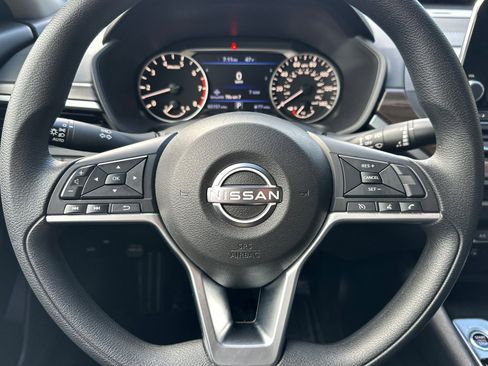 Used 2024 Nissan Altima 2.5 SV image 24