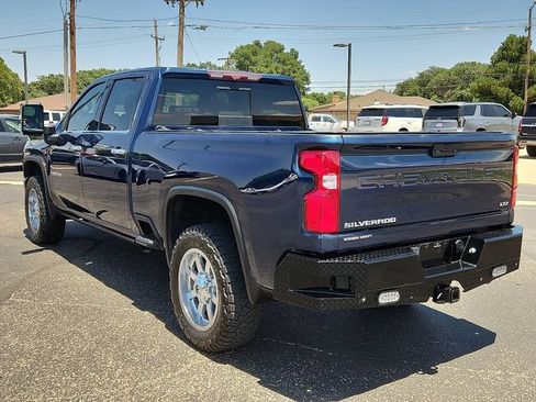 Used 2020 Chevrolet Silverado 2500 LTZ w/ LTZ Premium Package AWD/4WD image 3