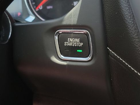 Used 2023 GMC Acadia SLT FWD image 17