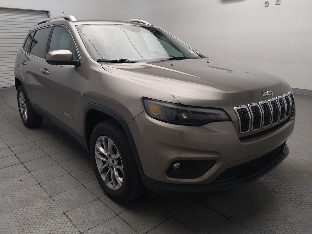 Used 2019 Jeep Cherokee Latitude Plus AWD/4WD image 13