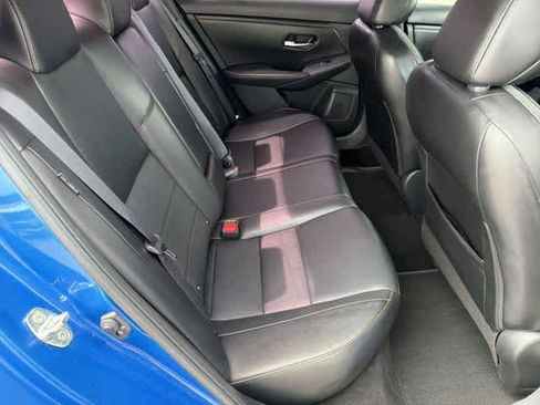 Used 2022 Nissan Sentra SR w/ SR Premium Package image 18