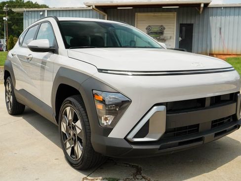 Used 2025 Hyundai Kona SEL AWD/4WD image 36