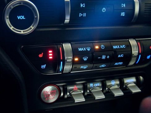 Used 2022 Ford Mustang Premium image 21