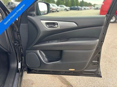 Used 2019 Nissan Pathfinder SL image 13