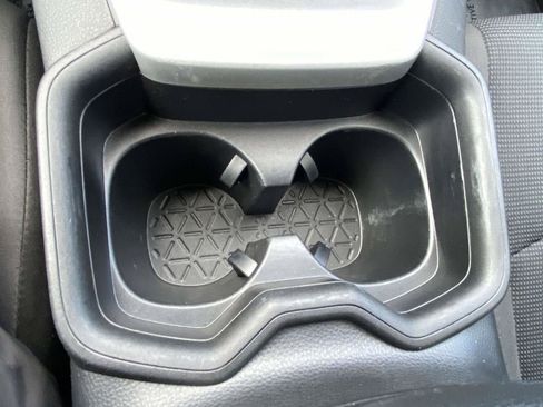 Used 2021 Toyota RAV4 LE FWD image 29