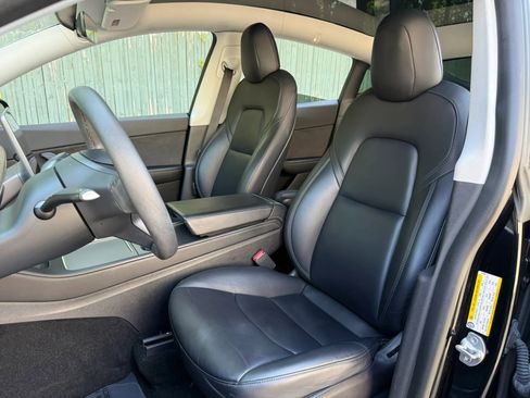 Used 2021 Tesla Model Y Long Range AWD/4WD image 28