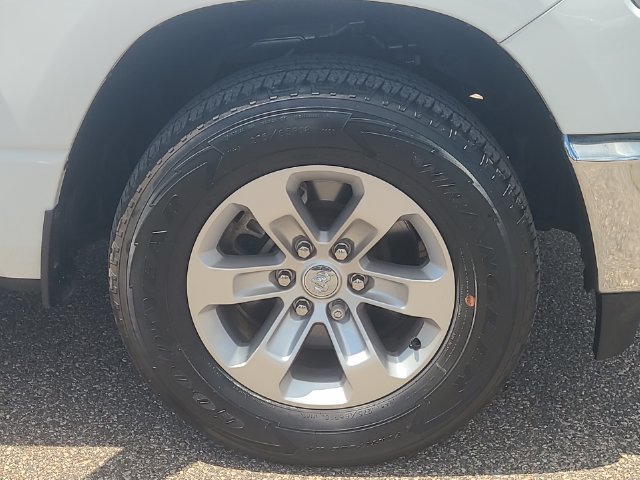 Used 2023 RAM 1500 Laramie AWD/4WD image 9