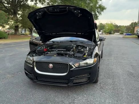 Used 2018 Jaguar XE Premium RWD image 74