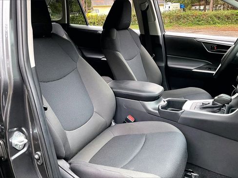 Used 2024 Toyota RAV4 LE image 26