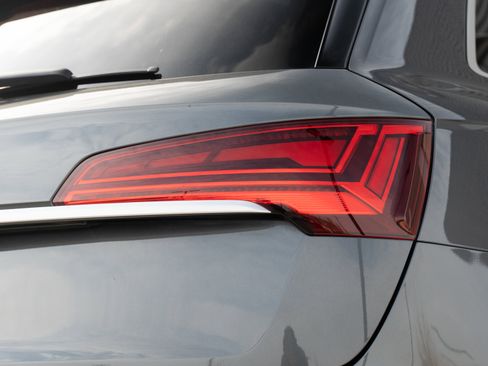 Certified 2021 Audi SQ5 Premium Plus w/ Premium Plus Package AWD/4WD image 38