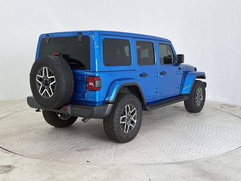 Used 2025 Jeep Wrangler Unlimited Sahara w/ Safety Group AWD/4WD image 9