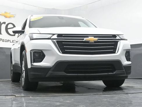 Used 2023 Chevrolet Traverse LT FWD image 3
