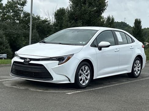 Used 2025 Toyota Corolla LE FWD image 1
