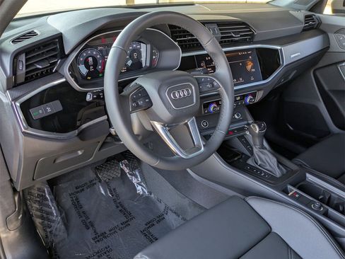 New 2025 Audi Q3 2.0T Premium image 8