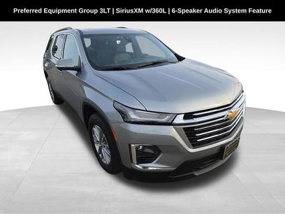 Used 2023 Chevrolet Traverse LT