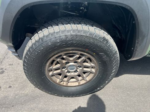 Certified 2022 Toyota Tacoma SR5 w/ Trail Edition AWD/4WD image 6
