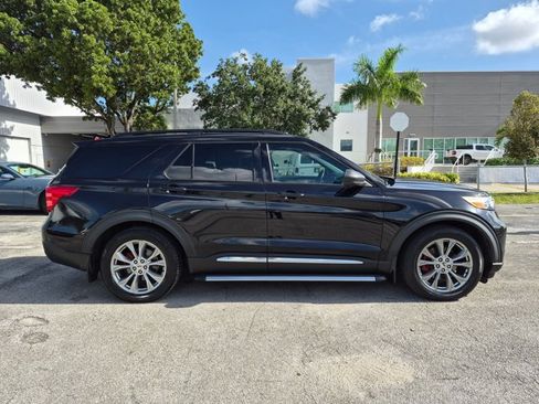 Used 2020 Ford Explorer XLT w/ Equipment Group 202A RWD image 4