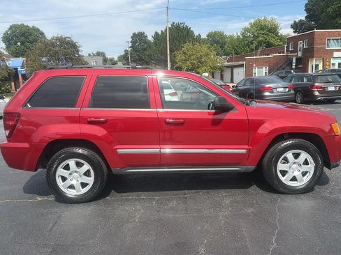 Used 2010 Jeep Grand Cherokee Laredo AWD/4WD image 4