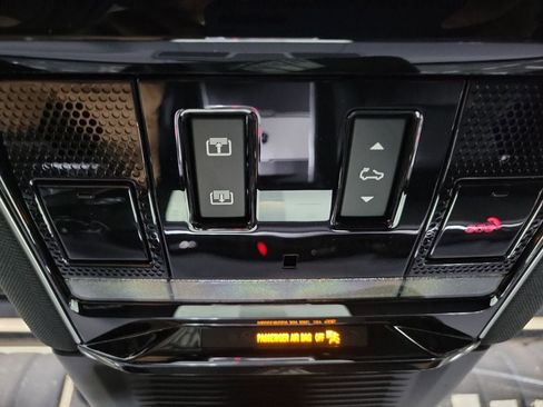 New 2025 Land Rover Range Rover SE image 21