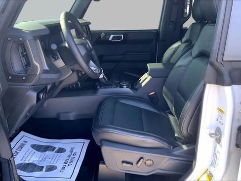 Used 2026 Ford Bronco Badlands w/ Sasquatch Package AWD/4WD image 7