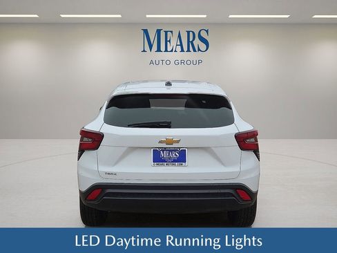 Used 2024 Chevrolet Trax LS image 5