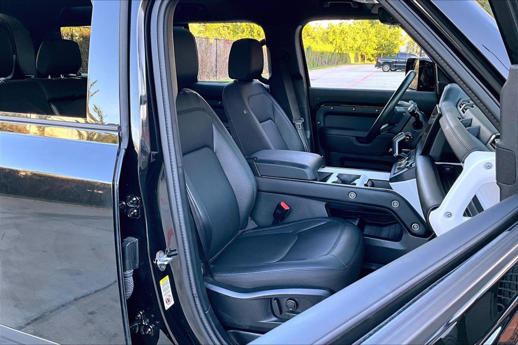Used 2025 Land Rover Defender 110 S AWD/4WD image 10