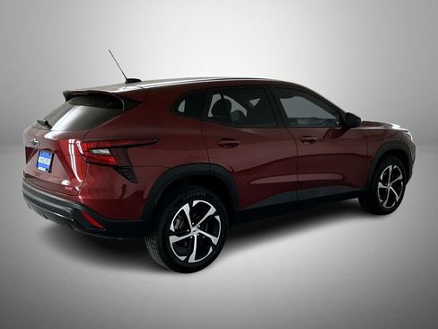 Certified 2024 Chevrolet Trax RS w/ Driver Confidence Package image 5