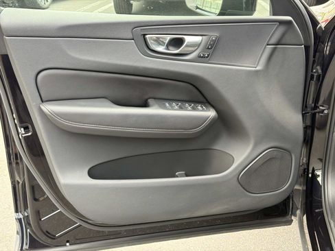 Certified 2023 Volvo XC60 B5 Plus AWD/4WD image 15