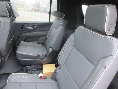 New 2026 GMC Yukon XL Elevation image 13