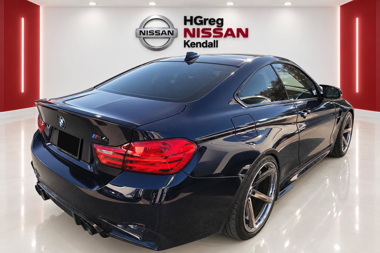 Used 2016 BMW M4 Coupe RWD image 4
