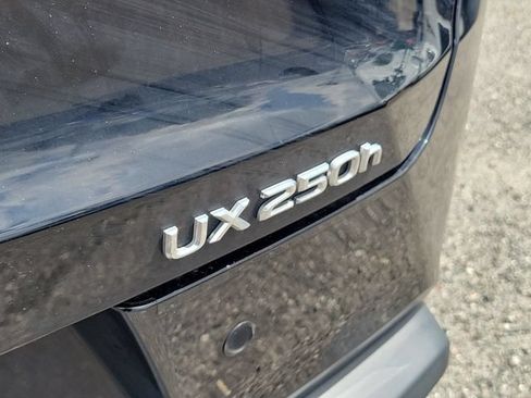 Used 2024 Lexus UX 250h FWD w/ Premium Package image 8