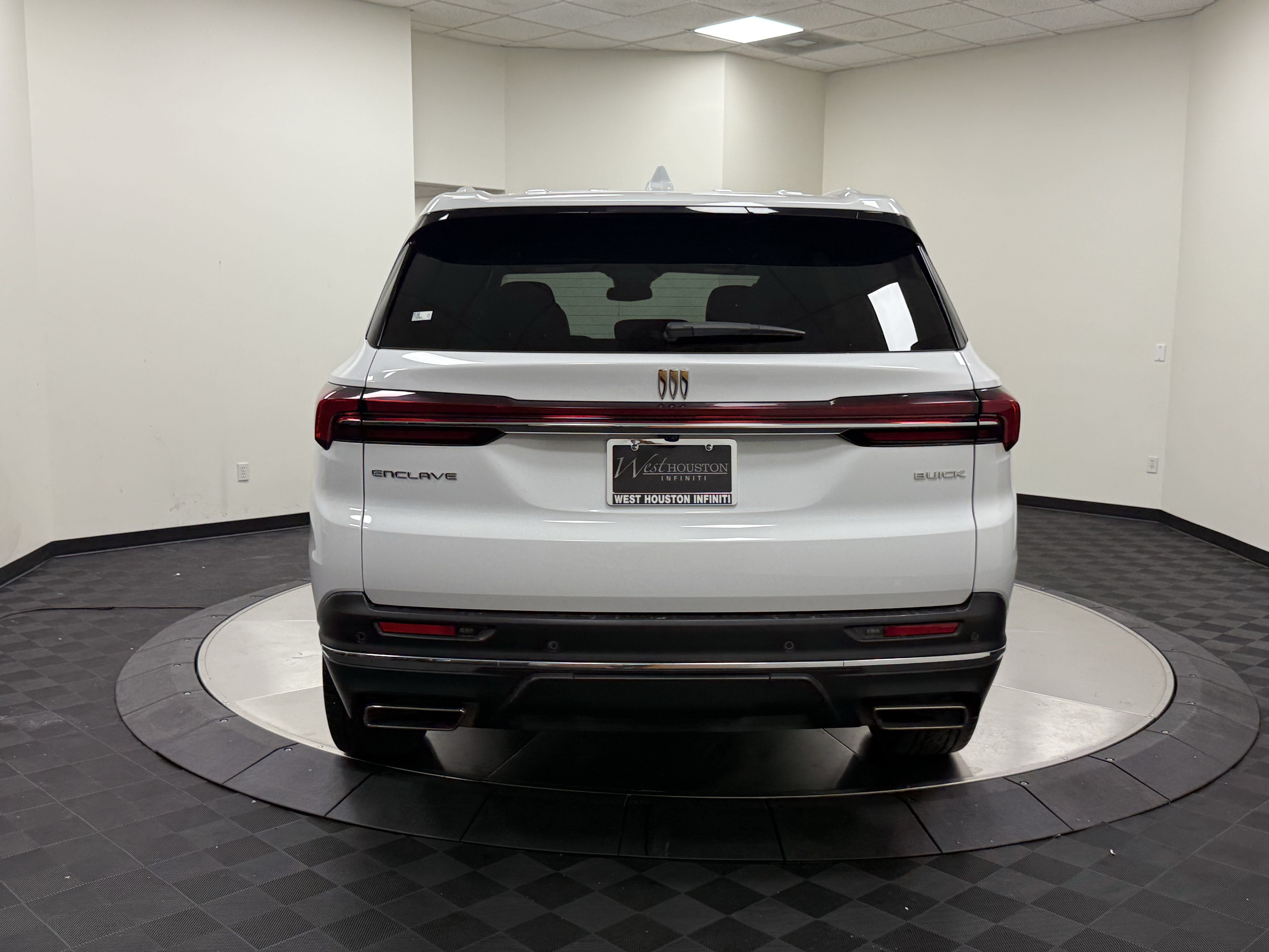 Used 2025 Buick Enclave Preferred FWD image 6