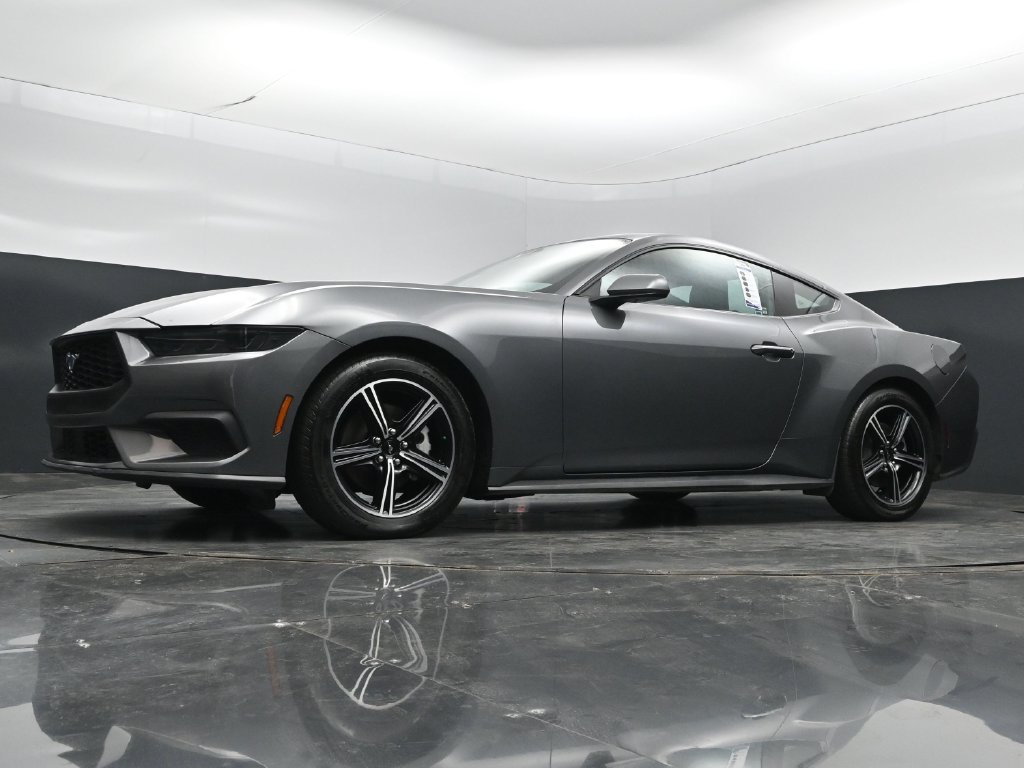 Used 2025 Ford Mustang Coupe RWD image 20