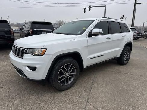 Used 2018 Jeep Grand Cherokee Limited image 3