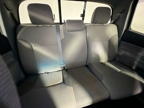 Used 2015 Toyota Tacoma PreRunner w/ SR5 Package image 32