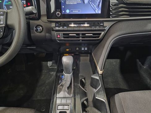 Used 2025 Toyota Camry LE image 20