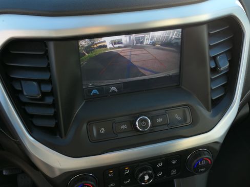 Used 2019 GMC Acadia SLE image 19