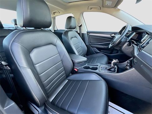 Used 2024 Volkswagen Jetta SE image 27