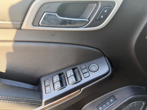 Used 2018 GMC Yukon Denali w/ Open Road Package image 15