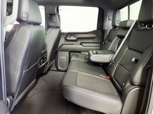 Used 2024 GMC Sierra 1500 Denali RWD image 9