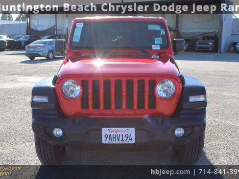 Used 2022 Jeep Wrangler Unlimited Sport image 2