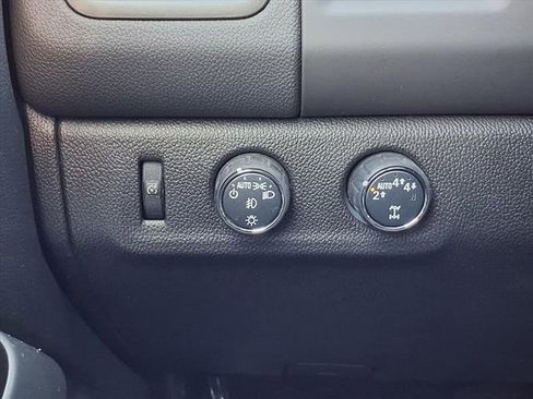 Used 2022 Chevrolet Colorado LT w/ LT Convenience Package image 16